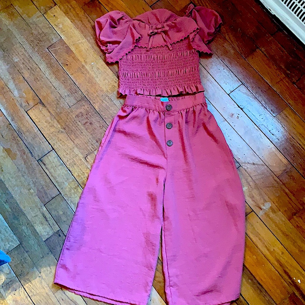 Two piece outfit. Knit Works outfit, size XS, will fit 6t.